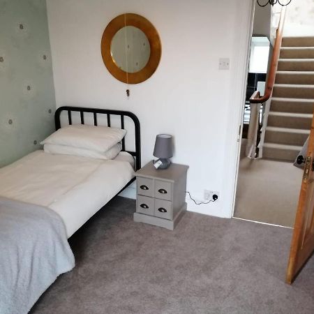 Y Garreg Wen Bed and Breakfast Llanybyther Exteriör bild
