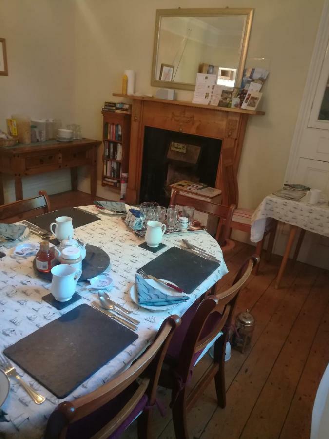 Y Garreg Wen Bed and Breakfast Llanybyther Exteriör bild
