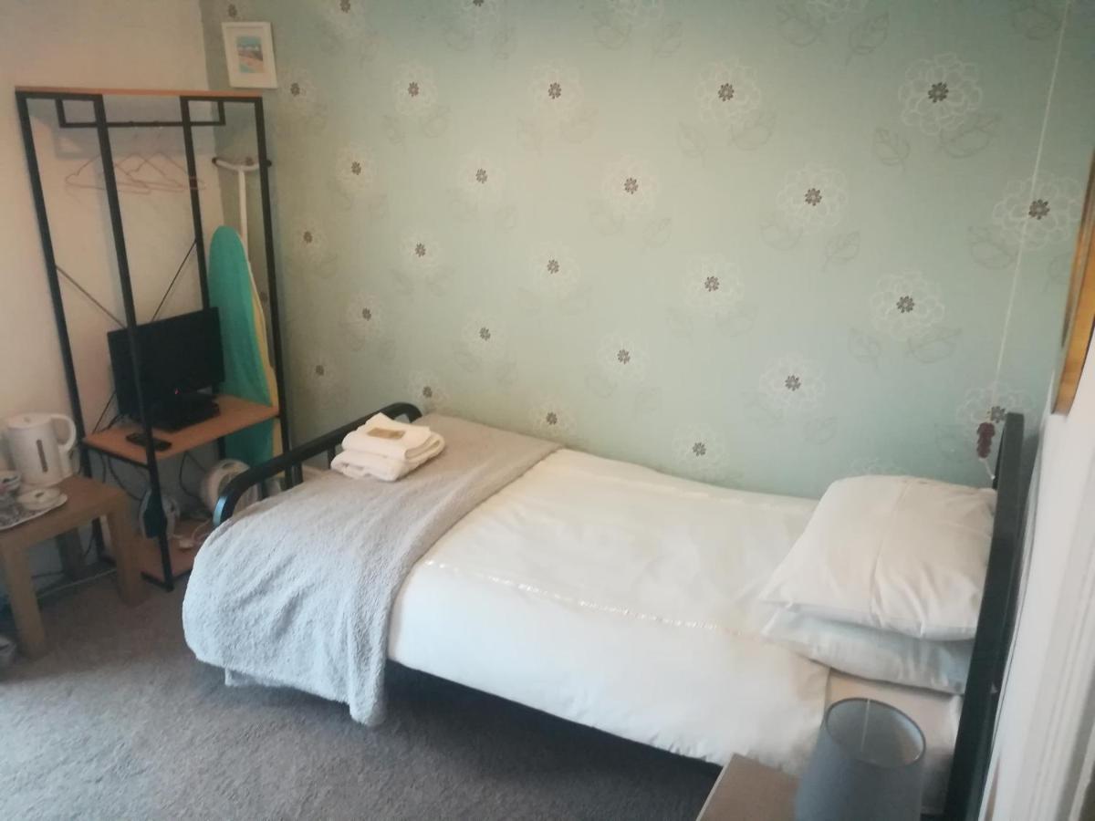 Y Garreg Wen Bed and Breakfast Llanybyther Exteriör bild