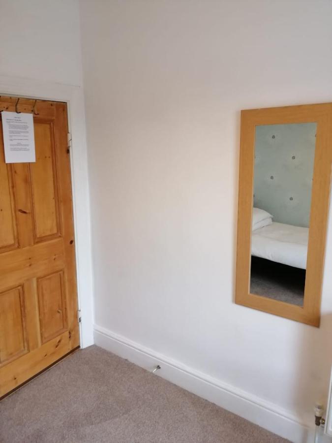 Y Garreg Wen Bed and Breakfast Llanybyther Exteriör bild